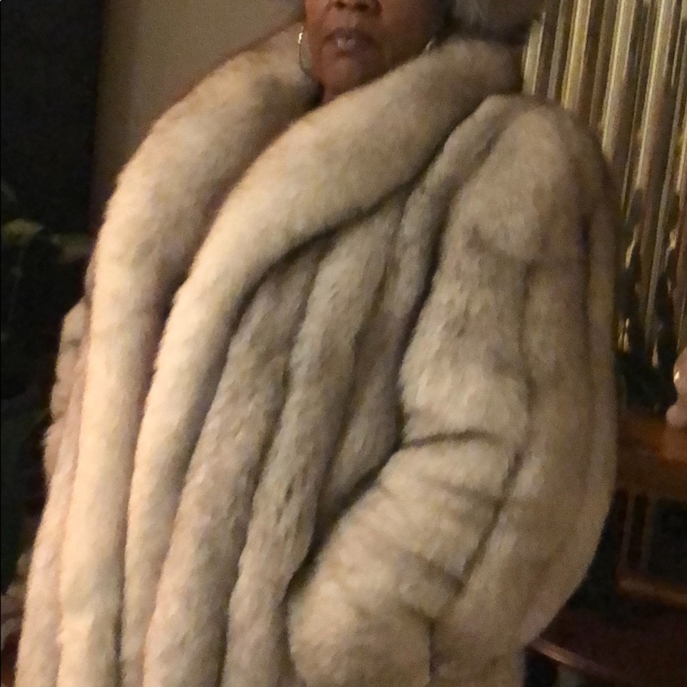 SILVER FOX FUR W/ Matching Hat size XL